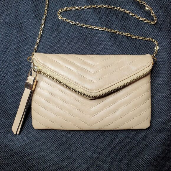 Vegan Quilted Beige Leather Crossbody Purse Clutch Gold Chain Urban Expressions - Picture 4 of 14
